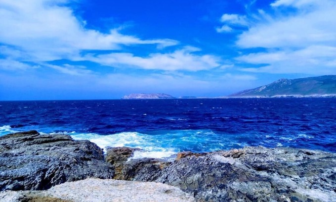 Malpica de Bergantinos Casa | 100 m from the beach overlooking the Sisargas archipelago