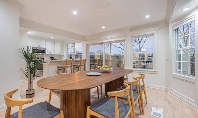 West Plaza Casa | 100 Yr Old Craftsman - Walk To Plaza or Westport