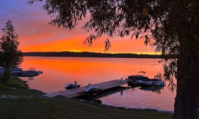 Kingston Cabaña | 1000 Islands River Retreat