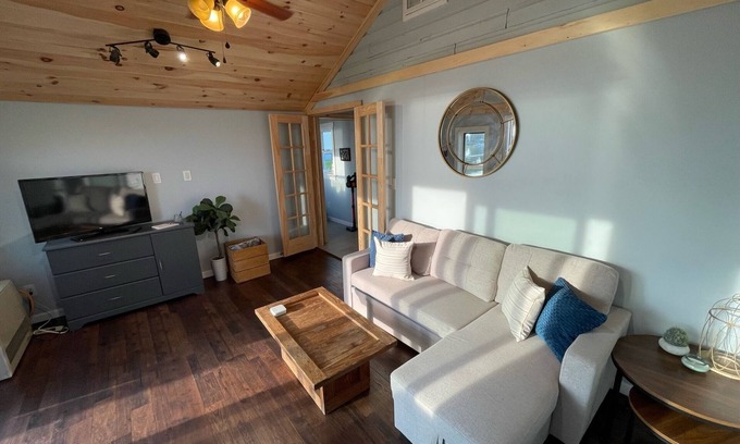 Fishers Landing Cabaña | 1000 Islands Waterfront Cottage