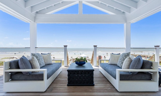 Folly Beach Casa | 1001 E. Arctic - Out Of The Blue - Unique Outdoor Space- Luxury
