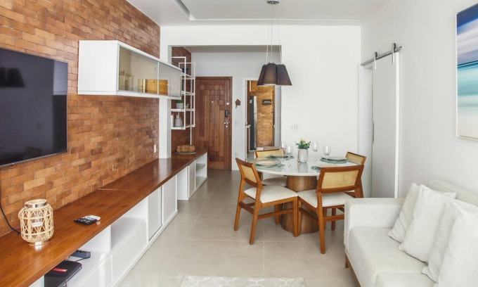 Leme Apartamento | Pineapples GS703 | Apartment for up to 4 people in excellent location 100m from Leme beach