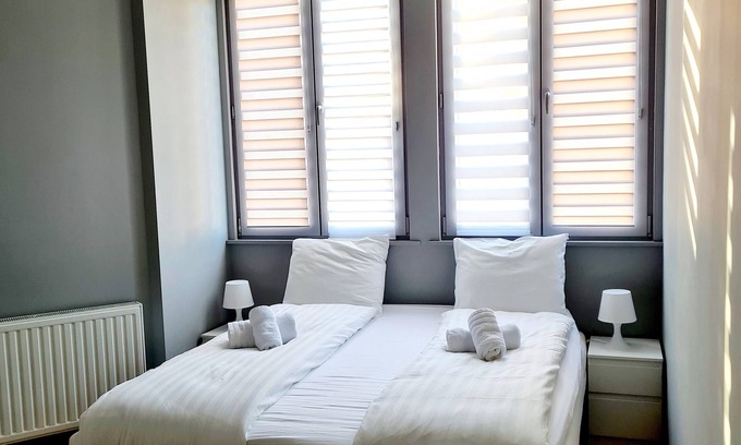 Nivelles Apartamento | 101. Charming renovated luxury studio. AppartHotel Centre ville