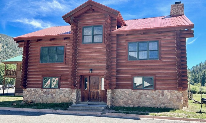 Red River Cabina | 101 River - Full Property