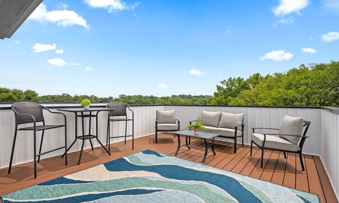 Clarksville Casa | 1012 Franklin Street