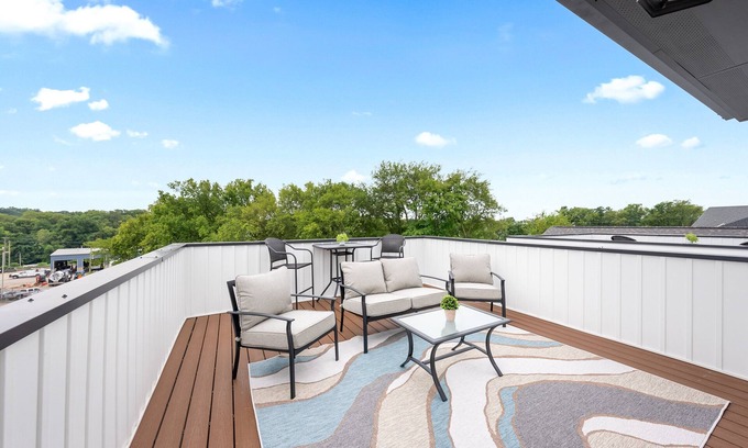 Clarksville Casa | 1014 Franklin Street