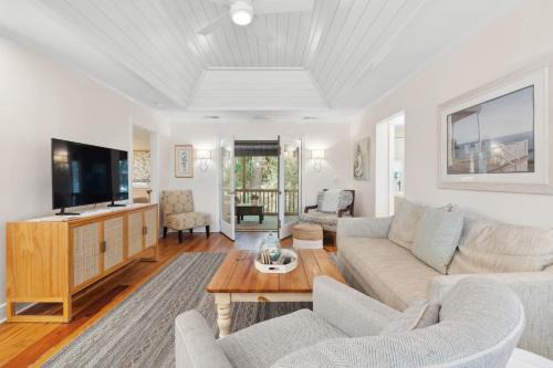 West Beach Casa | 1016 Sparrow Pond Cottage by Akers Ellis Rentals