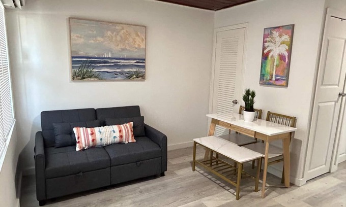 Tropic Apartamento | 102 Comfortable Apt in Melbourne