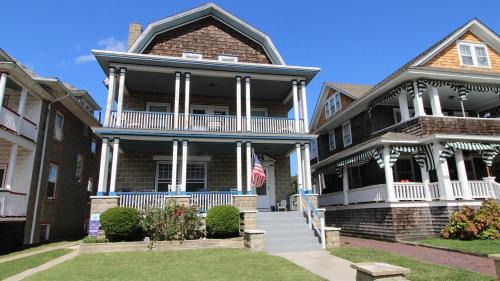 Cape May Casa | 1029 New Jersey Avenue -Azure Estate