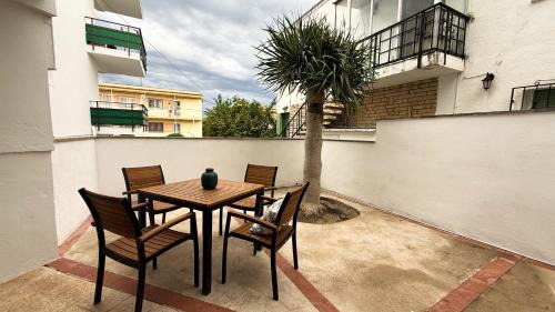 Cambrils Apartamento | 103 - Beachside Renovated 1BR apt w private garden