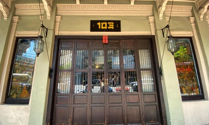 China Town Hotel | 103 - Bed and Brews