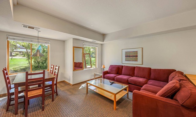 Olympic Valley Apartamento | 104 | Peaceful Studio - Hot Tubs + Nature Walks
