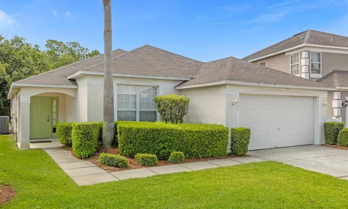 Lake Berkley Casa | 1061 Lake Berkley 4 Bed with Pool&Spa