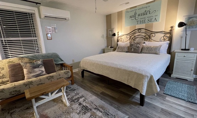 Isle of Palms Condominio | # 109 Heart of IOP Condominio de estudio de 1st Fl @ Ocean Inn, 1 bloque de playa