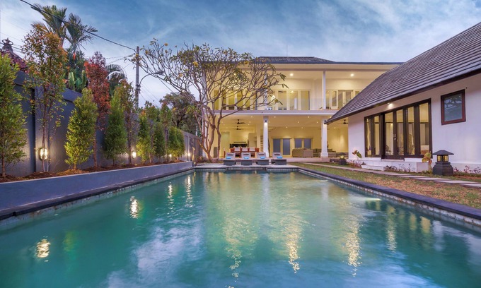 Seminyak Villa | 10Bdr-Last Minute Deal 50%+OFF!!! Seminyak