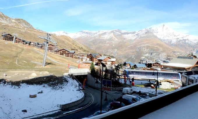 Tignes le Lac Apartamento | 10m from resort center, 3rd floor, television, ski locker, 16m², Tignes
