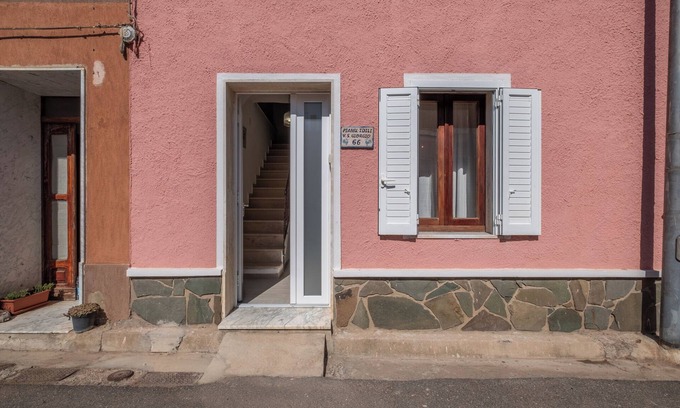 Tresnuraghes Casa | [10min From Bosa Marina] With Garden and Parking