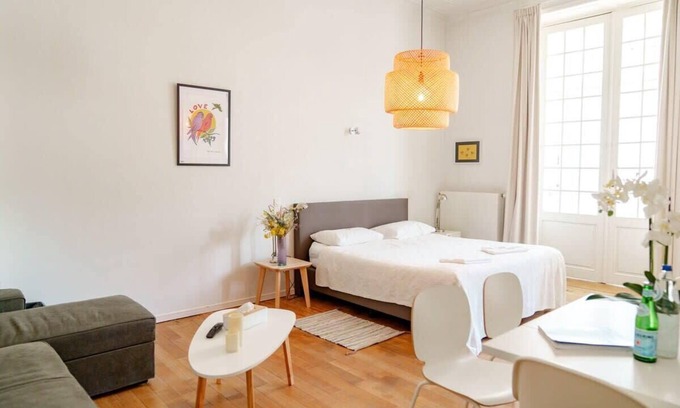 Brussels Casa | 10min→ Sablon / Netflix /Nespresso/ Smart TV/ high quality bed