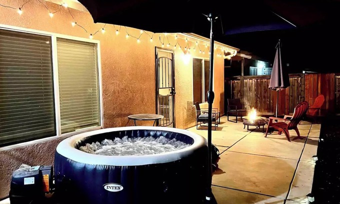 Hemet Casa | 10min Soboba Casino Hemet Home with Hot tub+Lots of Parking grg/rv/boat/ATV's