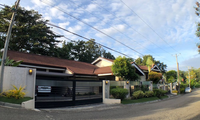 Mandaue Casa | 10PAX :: 4 dormitorios con piscina privada :: GRAN CASA