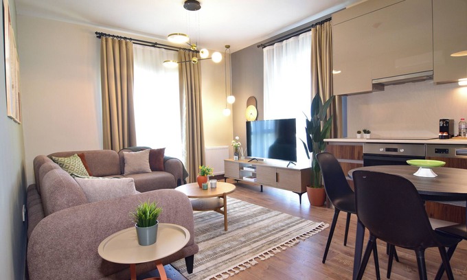 Mahmutbey Apartamento | 10th floor brand new complete apartment