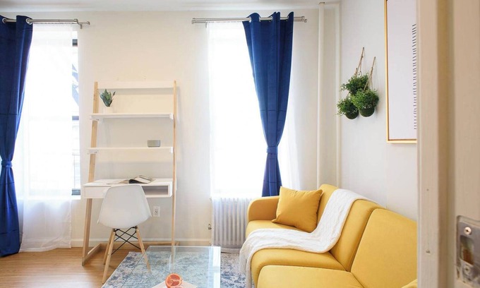Ukrainian Village Apartamento | 11-4 Renovated 1br in East Village