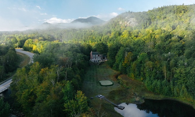 North Woodstock Casa | 11 Acre Estate ~ Guest House ~ Private Golf Course ~ River & Pond ~ Hot Tub
