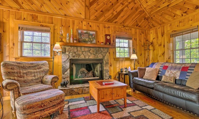 Todd Casa | 11 Mi to Boone Secluded Pet-Friendly Cabin!