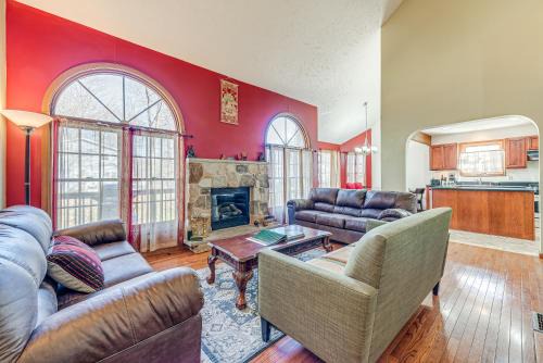 Tobyhanna Casa | 11 Mi to Camelback Resort Tobyhanna Home!