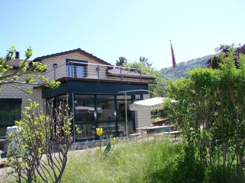 Cheyres-Chables Apartamento | 110 m2 Wohnung mit Terrasse in Cheyres VIVARTE Feriencheyres