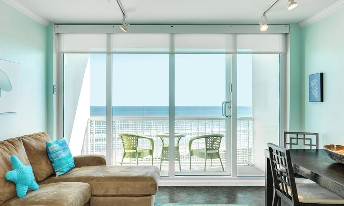 Galveston Condominio | 1107 Seashell Dreams Beachfront Escape