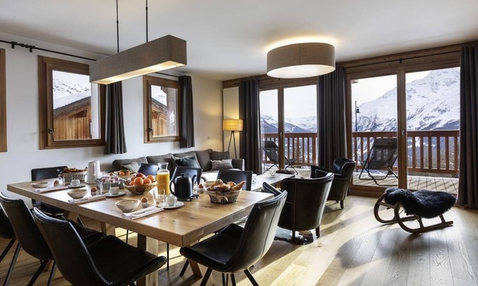 Les Eucherts Apartamento | Apartamento de 110m², servicios completos 4 *, 3 habitaciones, 3 baños / día, balcón sur y 2 estacionamientos