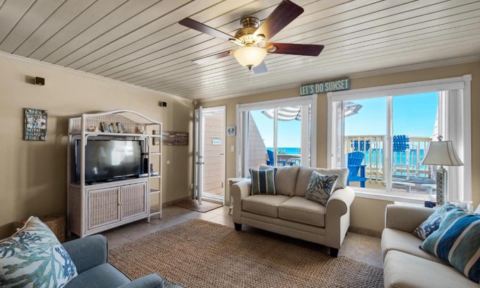 Sunnyside Villa | 111 The Shores