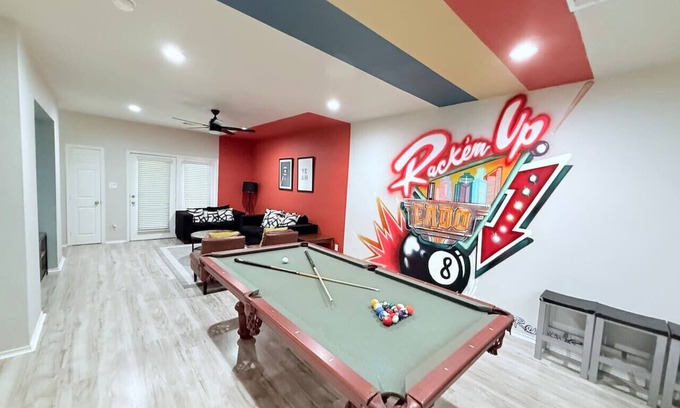 East Downtown Houston Apartamento | EaDo Townhome Pool Table By Convention & Stadiums