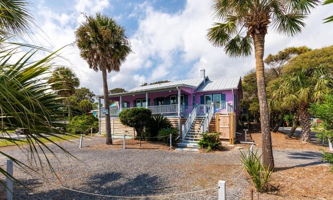 Folly Beach Casa | 1120 E Arctic Ave - Neptune's Folly - Ocean View