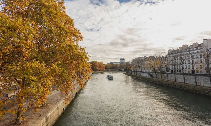 4th Arrondissement Apartamento | 115m² of Authentic French Living Le Marais/ Île Saint-Louis and The Seine"