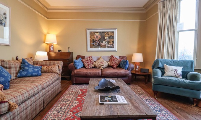 Aldeburgh Cabaña | 11A MARKET CROSS PLACE, pet friendly, with a garden in Aldeburgh