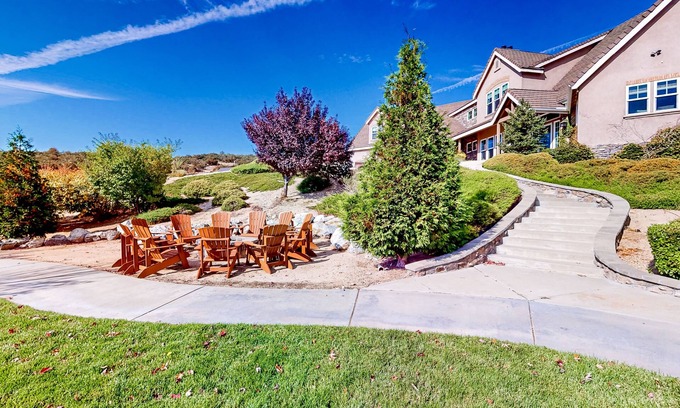 Hesperia Casa | 12-acre home with outdoor areas, basketball/pickleball/volleyball & home gym