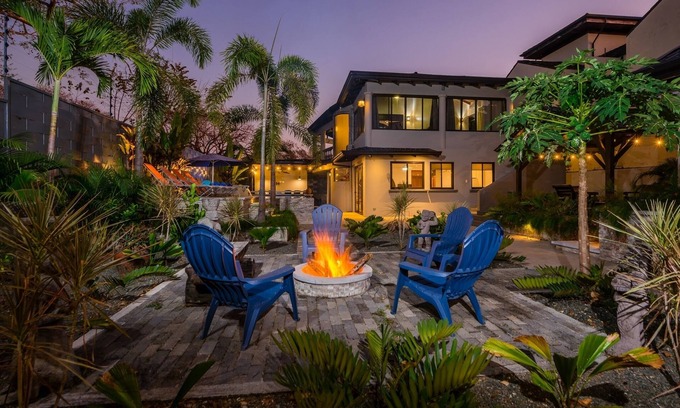 Playa Langosta Casa | 12 Guests 5 Bedrooms Private Pool Firepit Walk to Beach