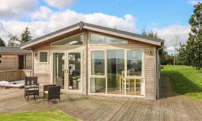 Dobwalls Cabaña | 12 HORIZON VIEW, pet friendly, luxury holiday cottage in Dobwalls