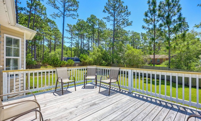 Boiling Spring Lakes Casa | 12 Mi to Beaches: Dog-Friendly Southport Getaway