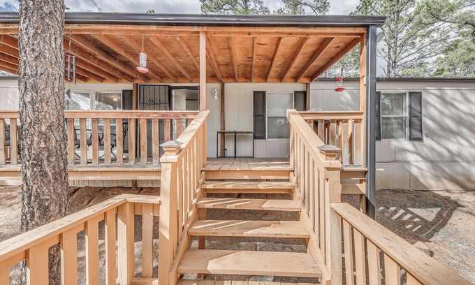 Ruidoso Cabaña | 12 Mi to Ski Apache: Cozy Ruidoso Home w/ Grill!
