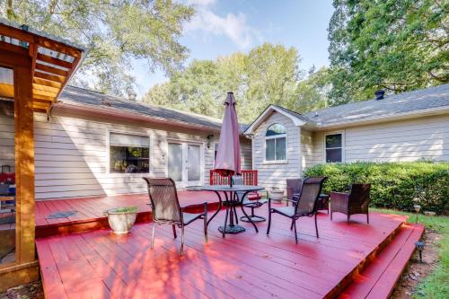 Watkinsville Casa | 12 Mi to UGA Campus Spacious Group Getaway!