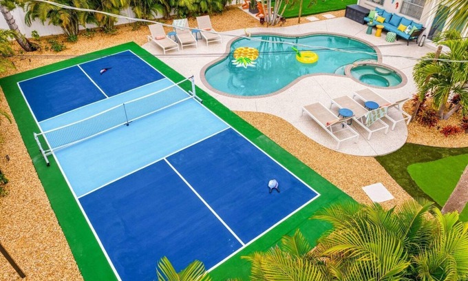 Palma Sola Casa | New! 12 min to AMI Beach + Pickleball + Mini-Golf