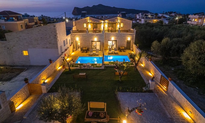 Agia Marina Villa | 12 Sleeps /No Car Needed/2steps Agia Marina Beach/2 Pools