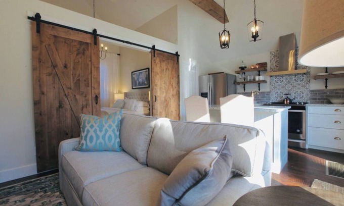 Green Hills Casa | 12 South Private Cozy Guesthouse