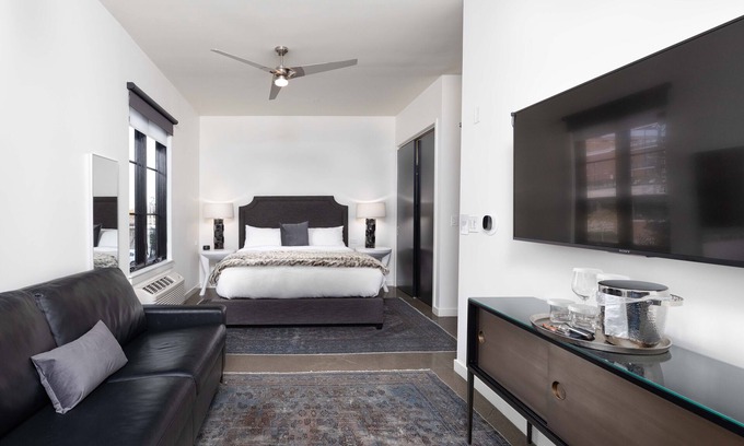 West End Hotel | 121 Hotel by AvantStay | Chic & Modern Superior Suite In Ideal Nashville!
