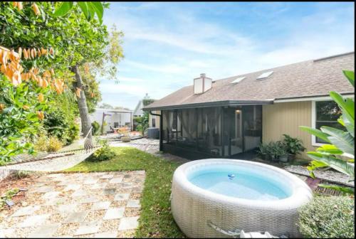 Arlington Casa | 12113 Roundham Ln
