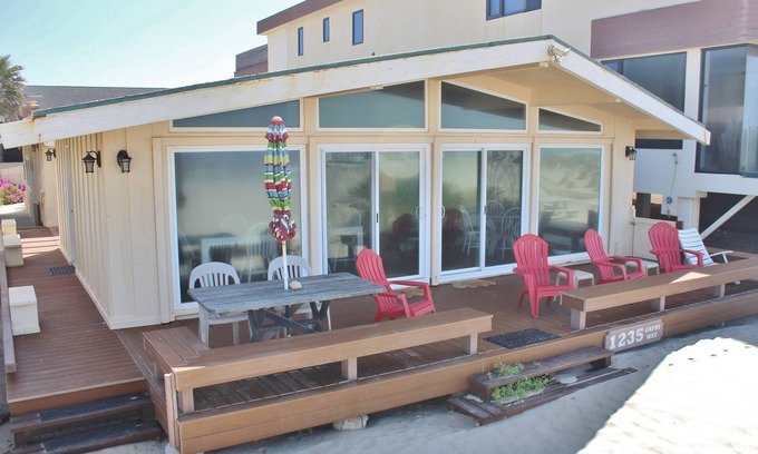 Oxnard Shores Casa | 1235C Mandalay Shores Oceanfront Retreat