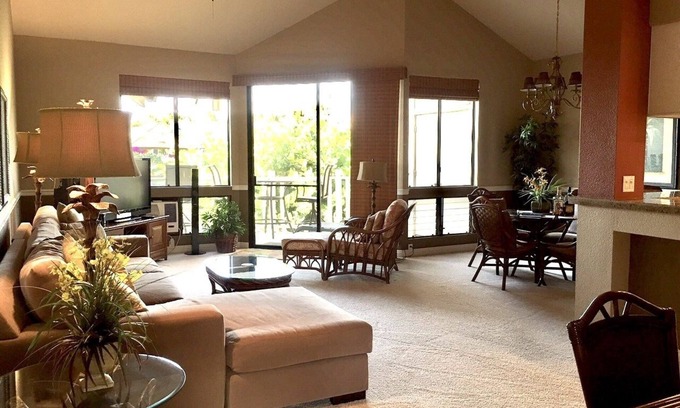 Wailea Condominio | 125+ 5star REVIEWS SAYS IT ALL! All upgraded/vaulted ceil/Golf & Ocean view!